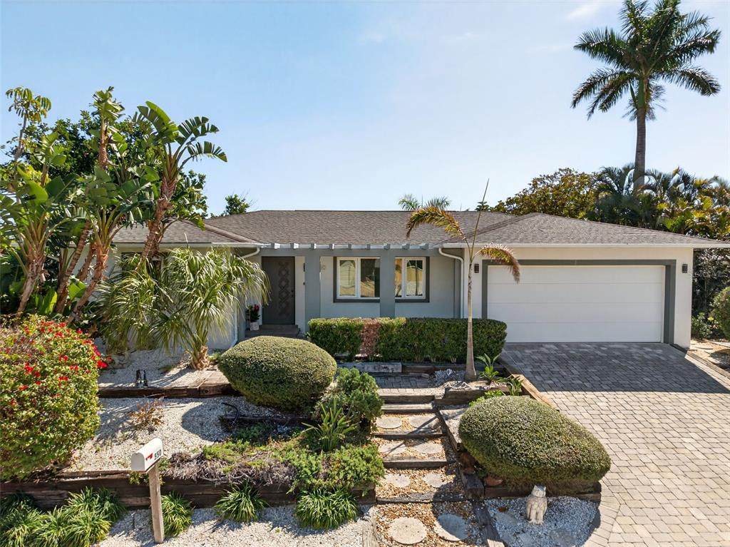 550 De Narvaez Drive - Photo 1