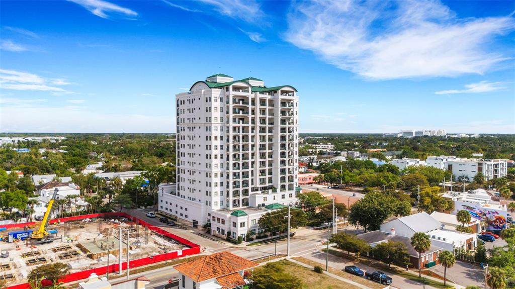 505 Orange Avenue - Photo 1