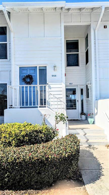 958 Sandpiper Circle - Photo 1