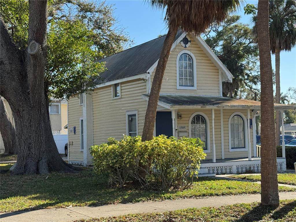 1505 6TH Avenue - Photo 1