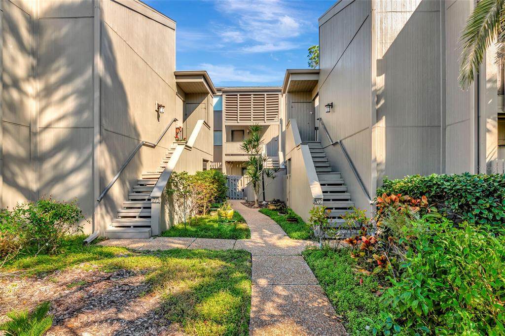 211 Woodland Drive - Photo 1