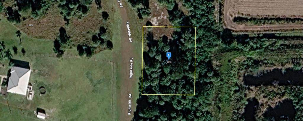 1095 Right Side Road - Photo 1