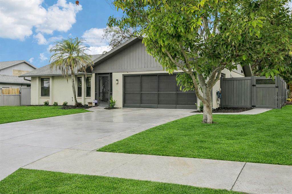 5753 Colonial Oaks Boulevard - Photo 1