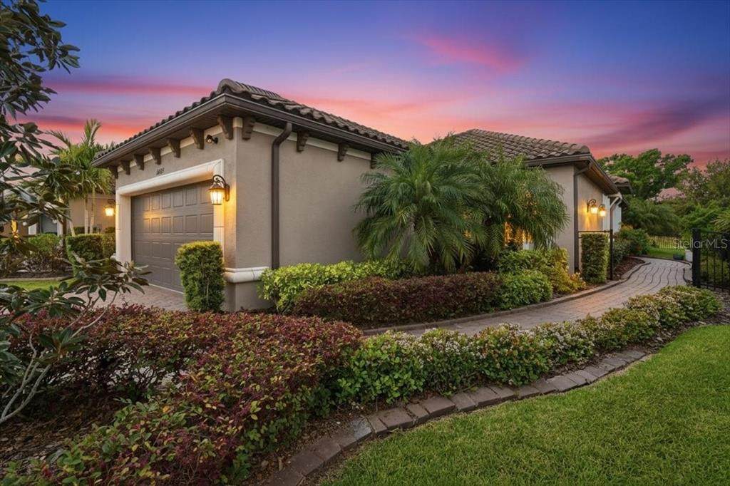 10225 Highland Park Place - Photo 1
