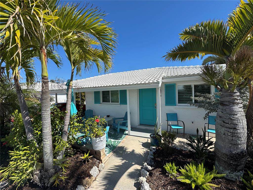 718 Spanish Drive - Photo 1