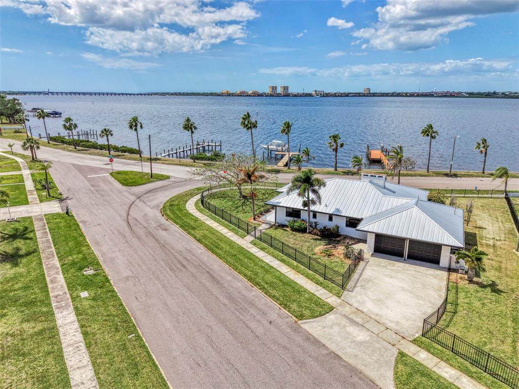 1822 Riverside Drive - Photo 1