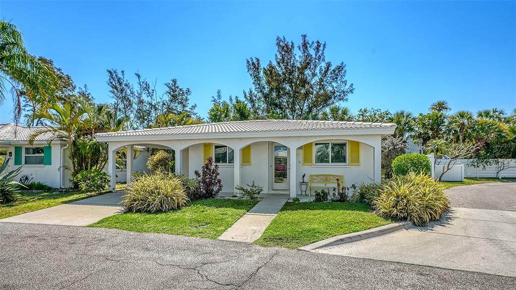 554 Spanish Drive - Photo 1