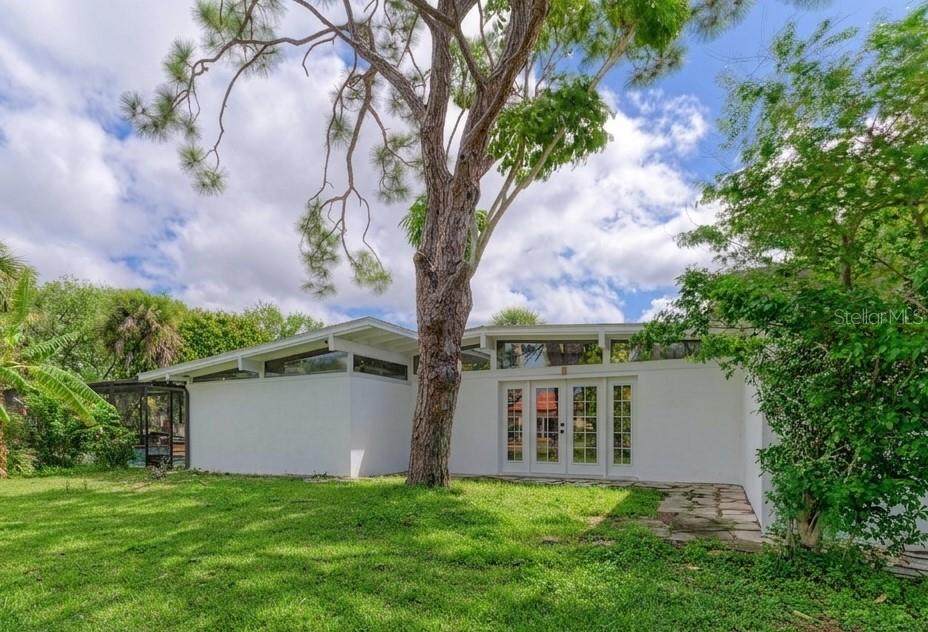 315 Park Boulevard - Photo 1