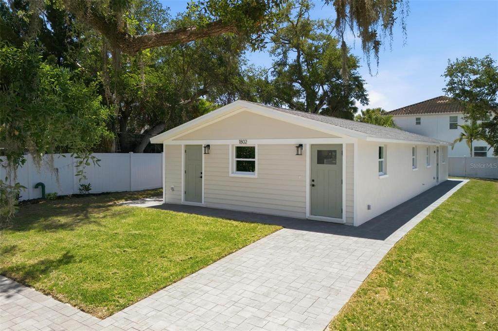 1802 Robinhood Street - Photo 1