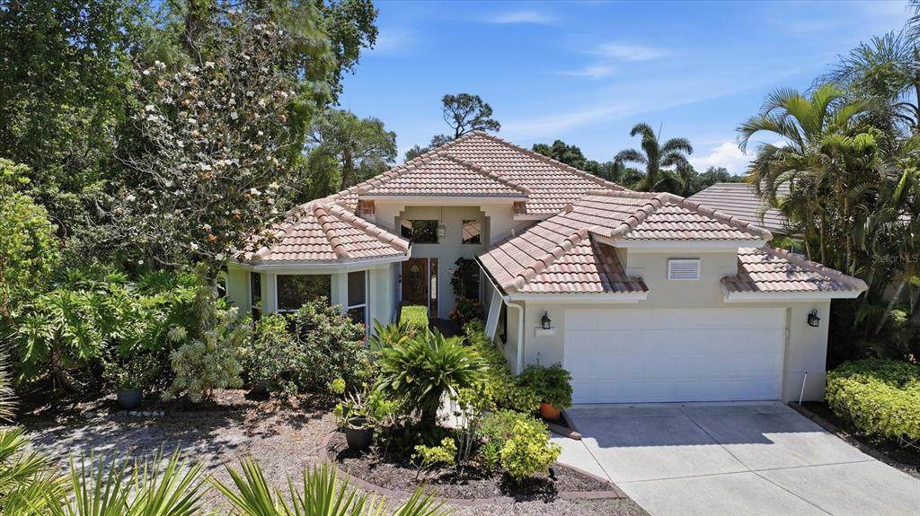 8009 Hampton Court - Photo 1