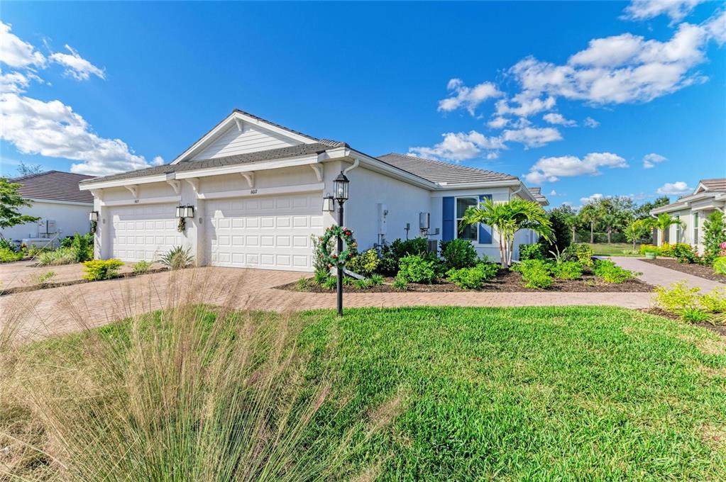 6017 Mesa Glen - Photo 1