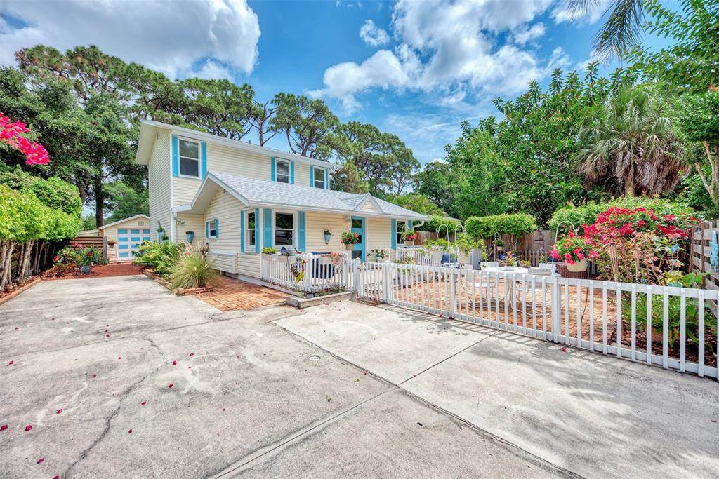 1045 40TH Street - Photo 1