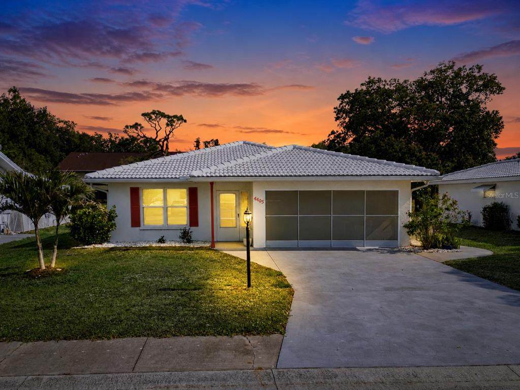 4405 Lakewood Avenue - Photo 1