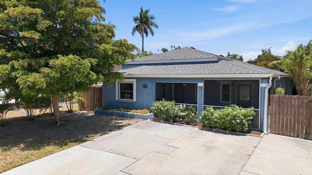 1649 8TH Street - Photo 1