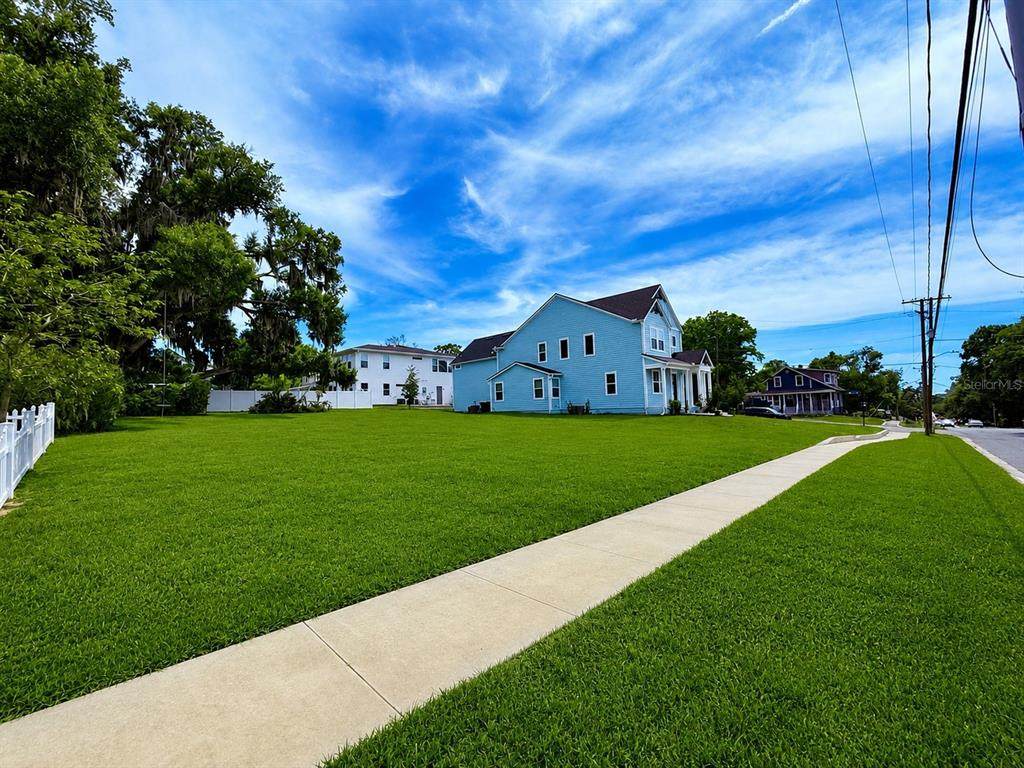  Lake Ave - Photo 1