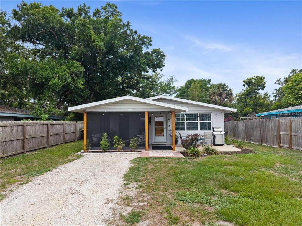 980 Charlotte Avenue - Photo 1