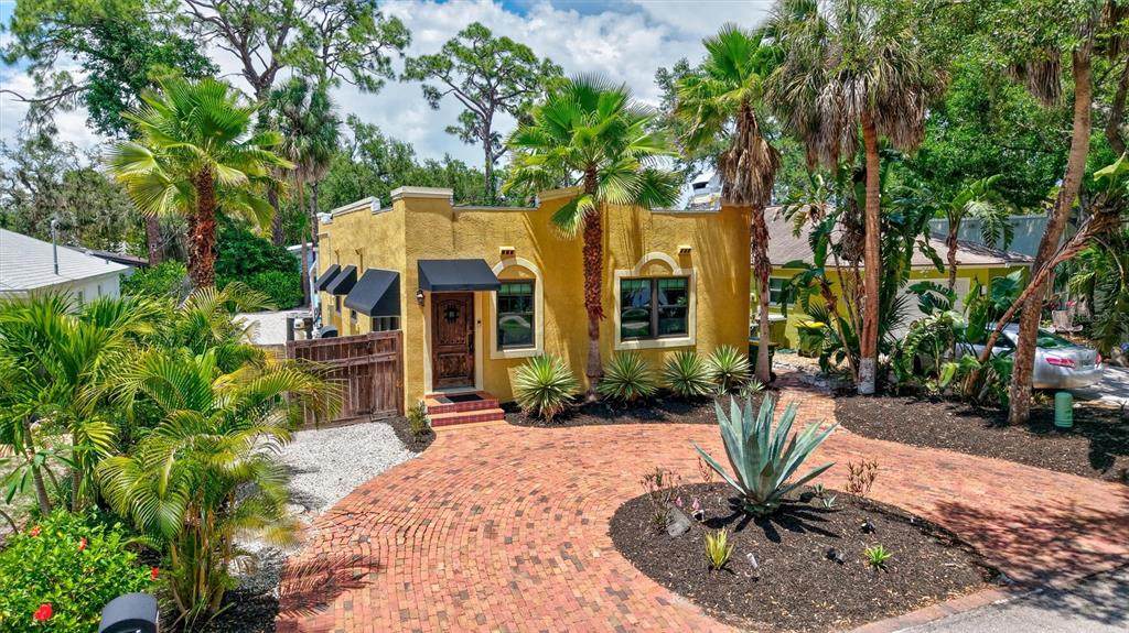 2437 Floyd Street - Photo 1