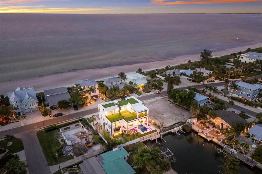 703 Bay Boulevard - Photo 1