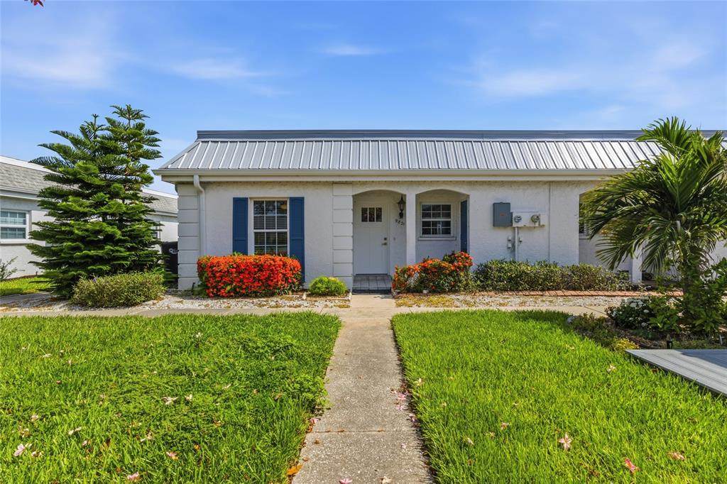 9821 Hernando Court - Photo 1