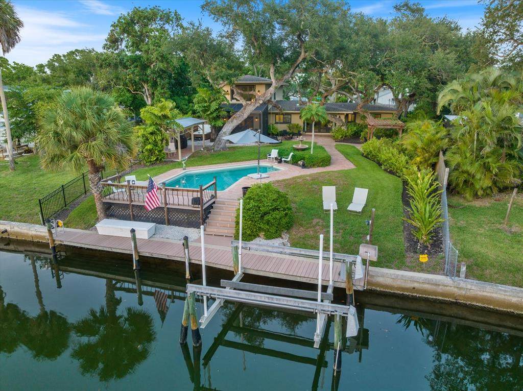 1827 Baywood Drive - Photo 1
