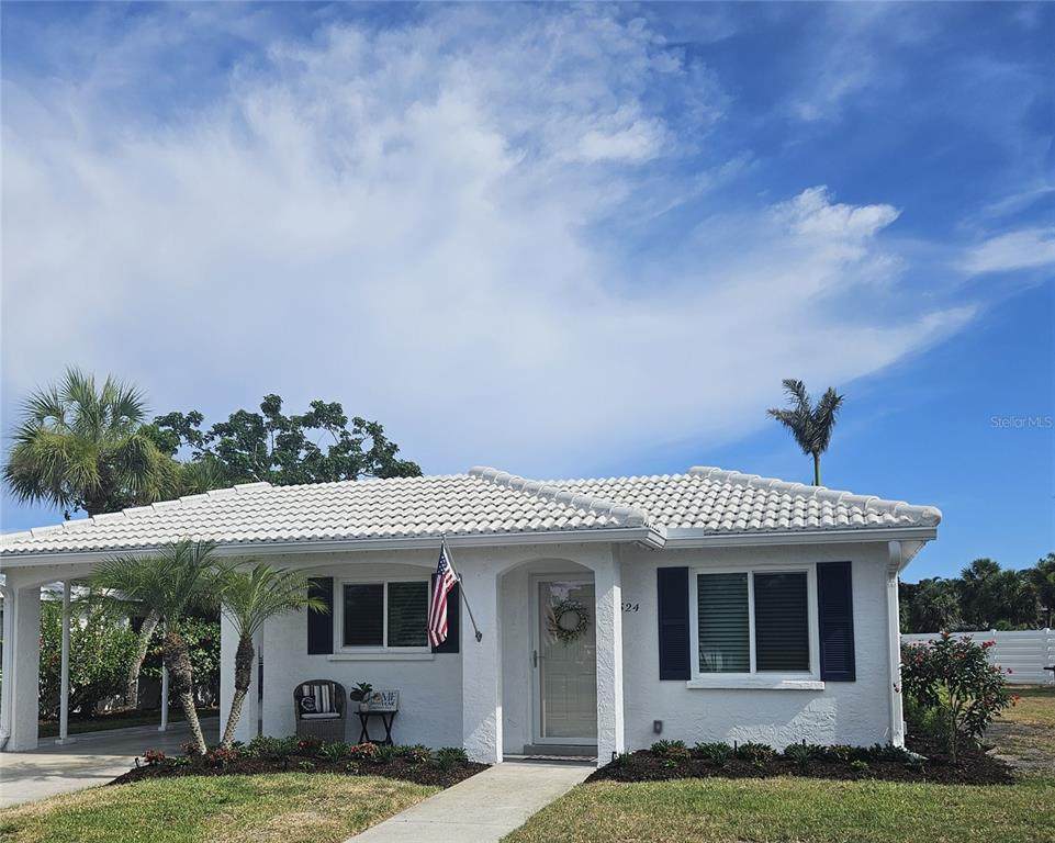 524 Spanish Drive - Photo 1