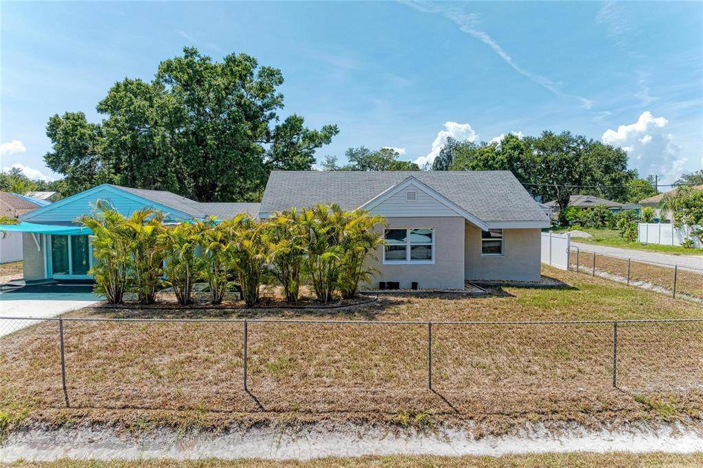 901 Oak Street - Photo 1