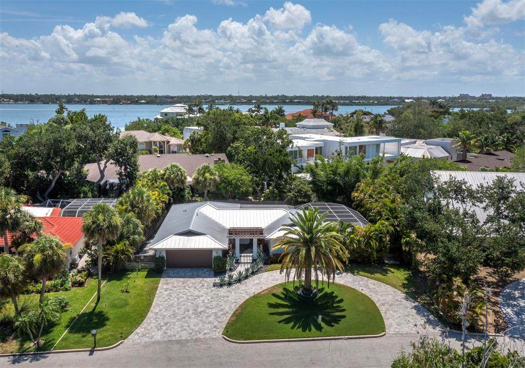 622 Tropical Circle - Photo 1