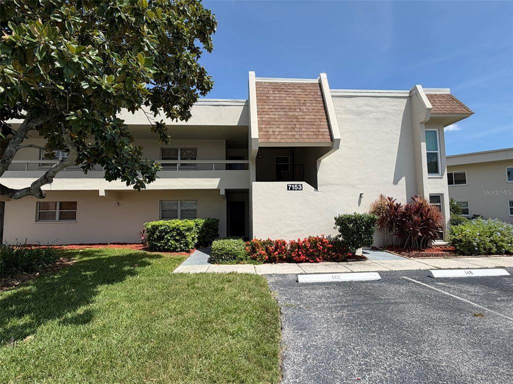 7153 W Country Club Dr N - Photo 1