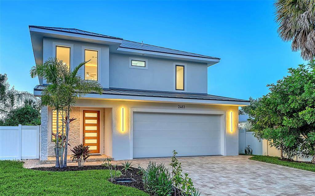 2483 Bay Street - Photo 1