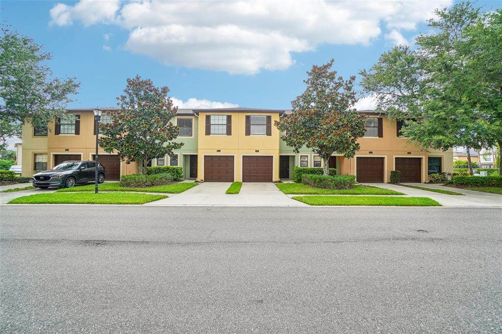 2516 Oleander Lakes Drive - Photo 1