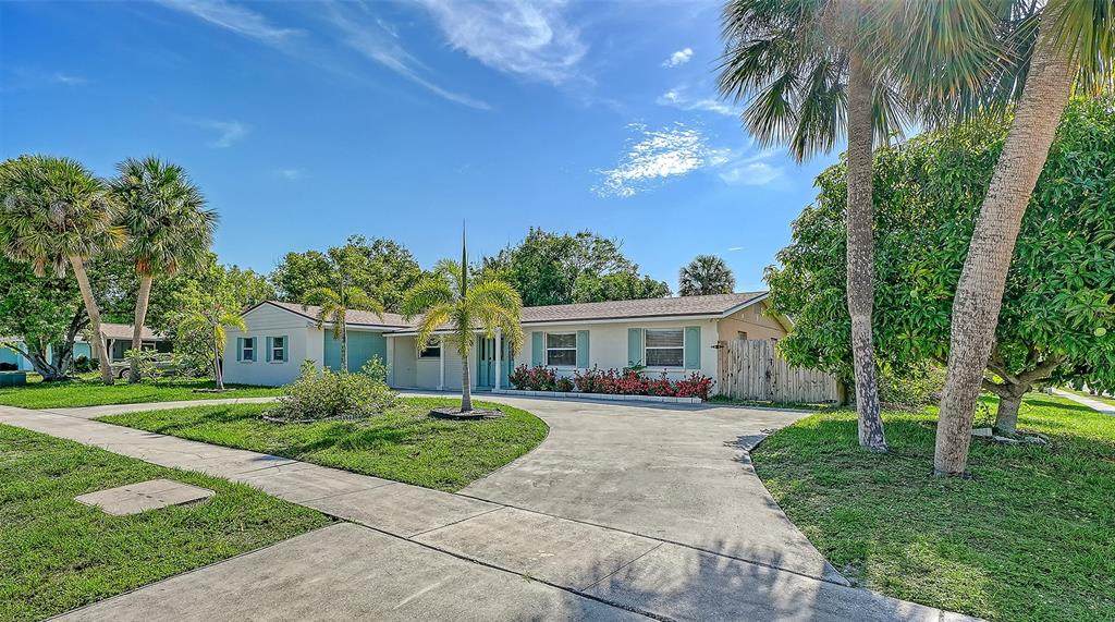 6515 Colonial Drive - Photo 1