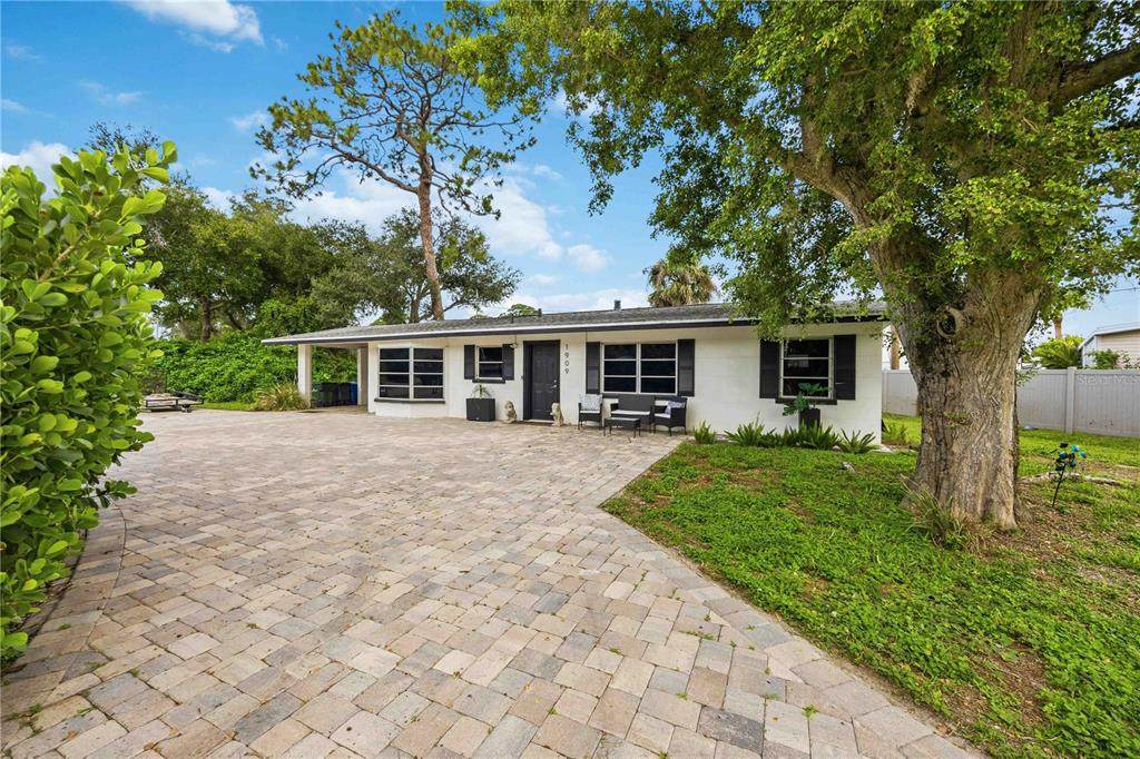 1909 Buccaneer Drive - Photo 1