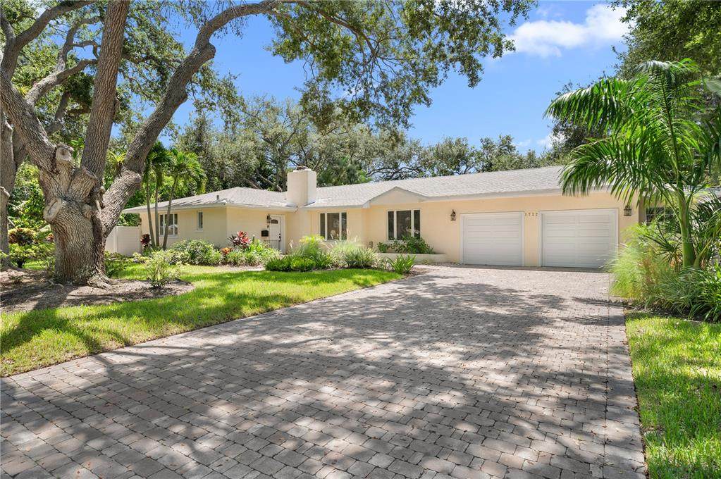 1722 North Drive - Photo 1
