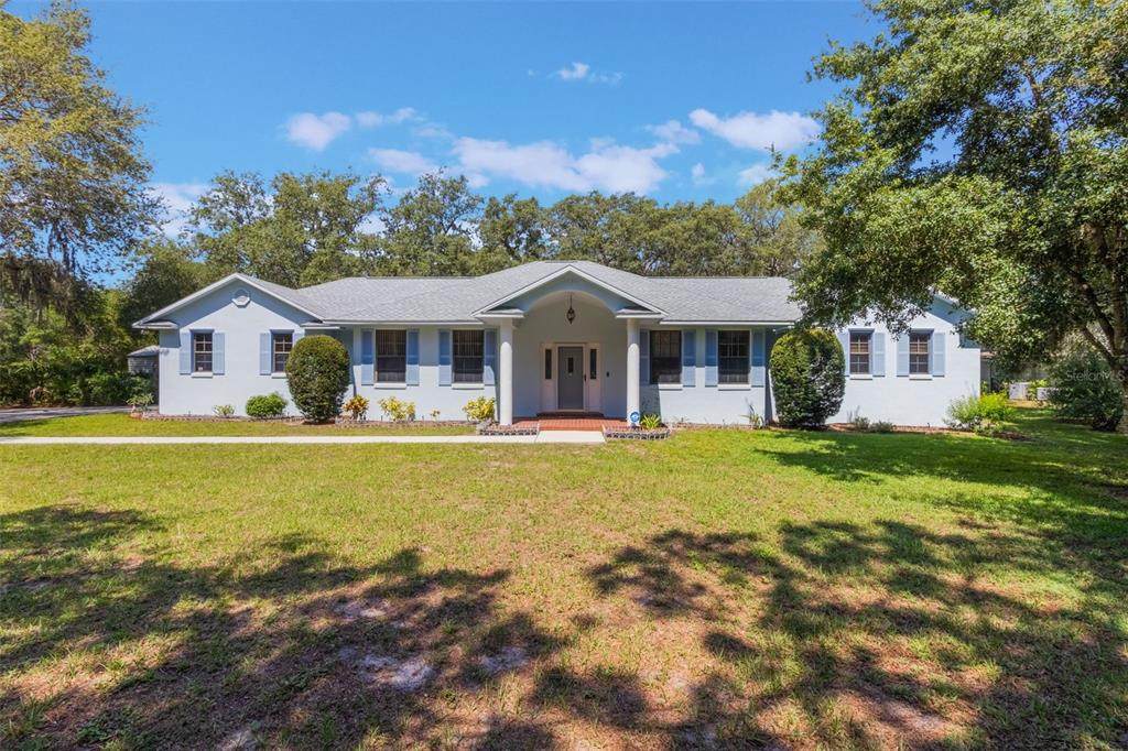 1131 Country Oaks Boulevard - Photo 1