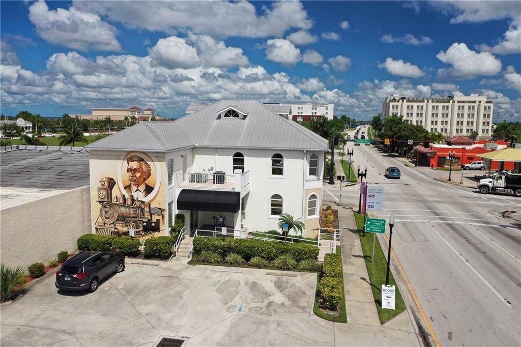 103 W Marion Ave - Photo 1