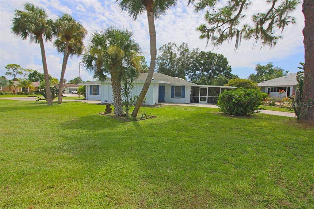 22225 Lancaster Avenue - Photo 1