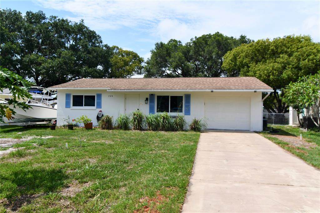 729 Pineland Avenue - Photo 1