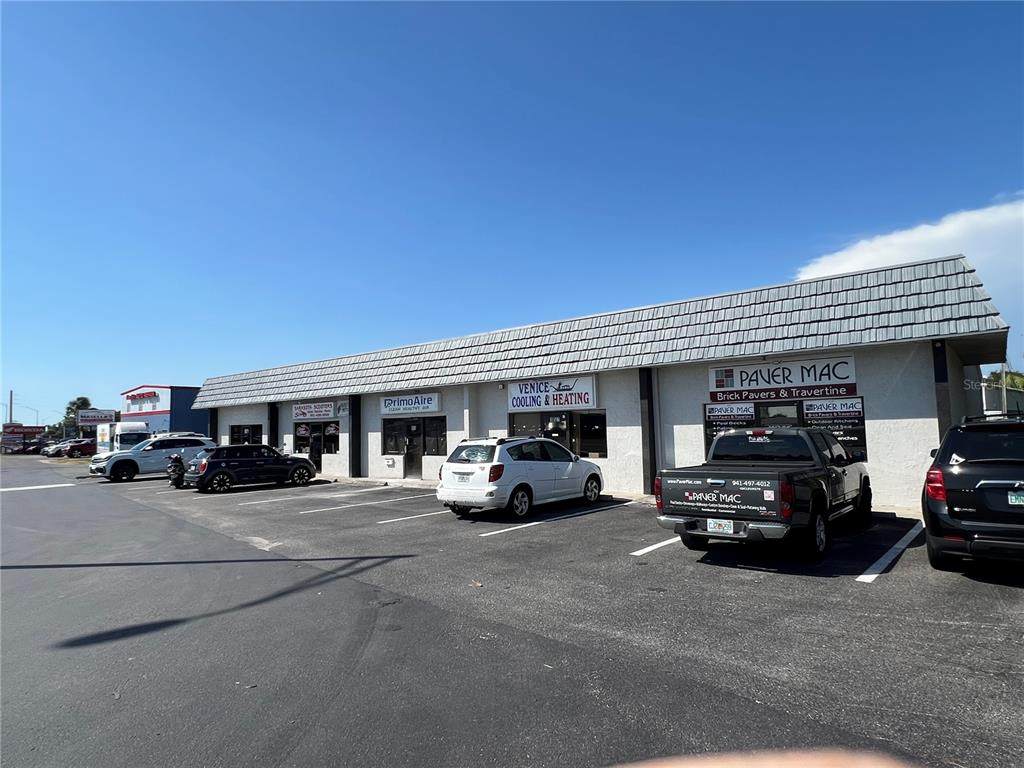 859 Us Highway 41 Bypass - Photo 1