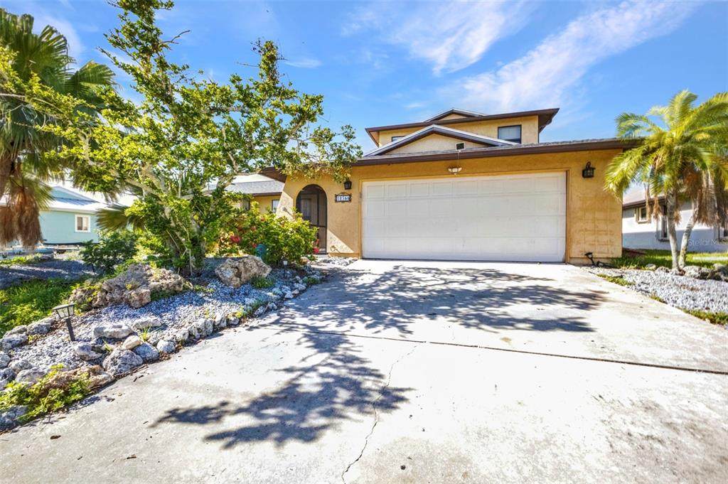 18566 Arapahoe Circle - Photo 1