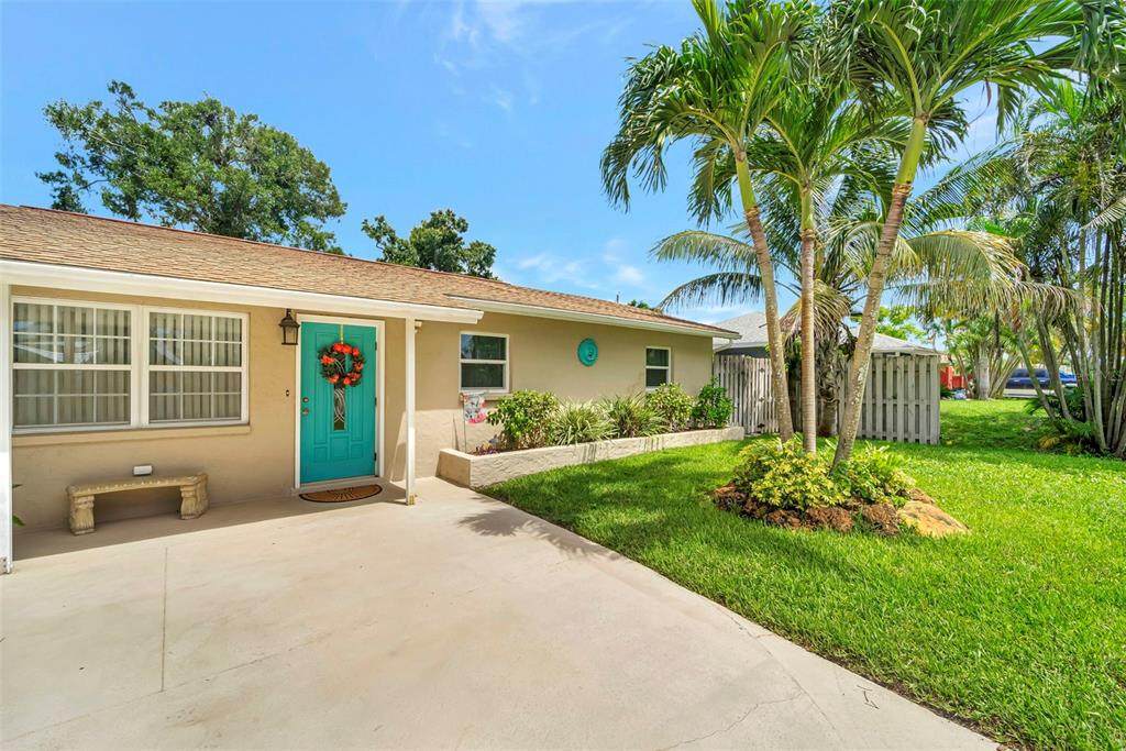 460 Pelican Road - Photo 1