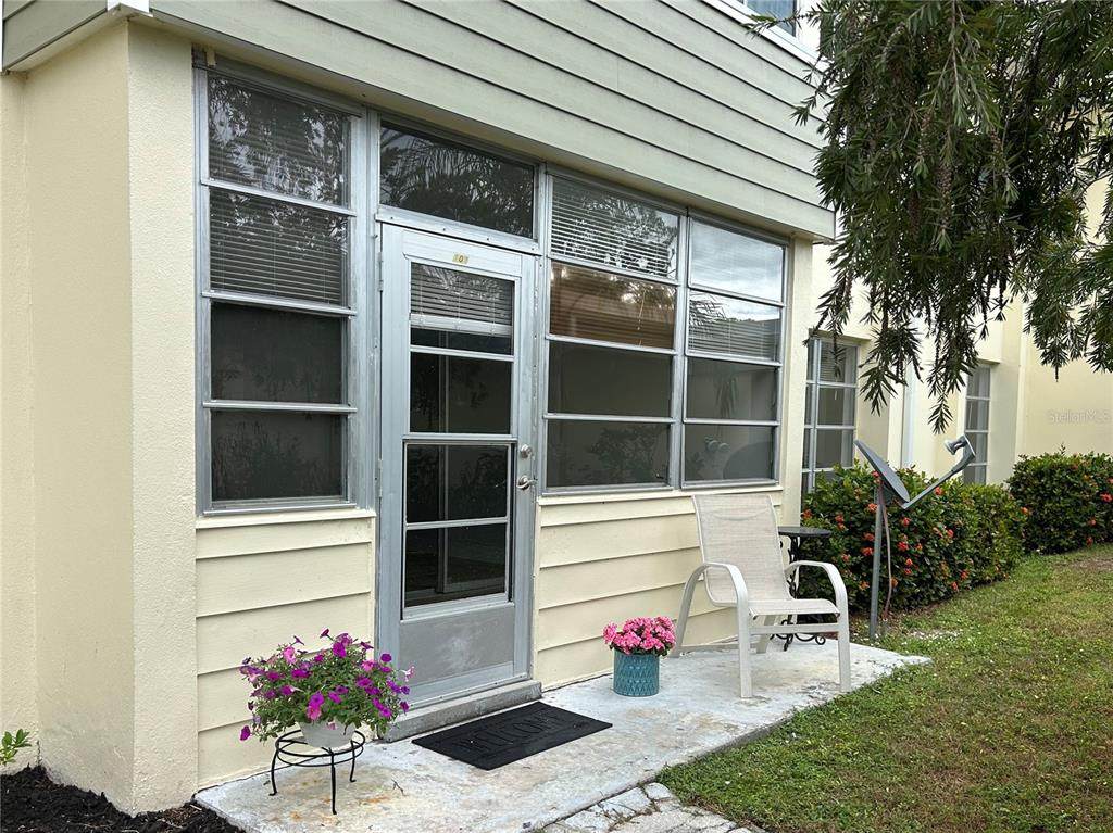 21267 Gertrude Avenue - Photo 1