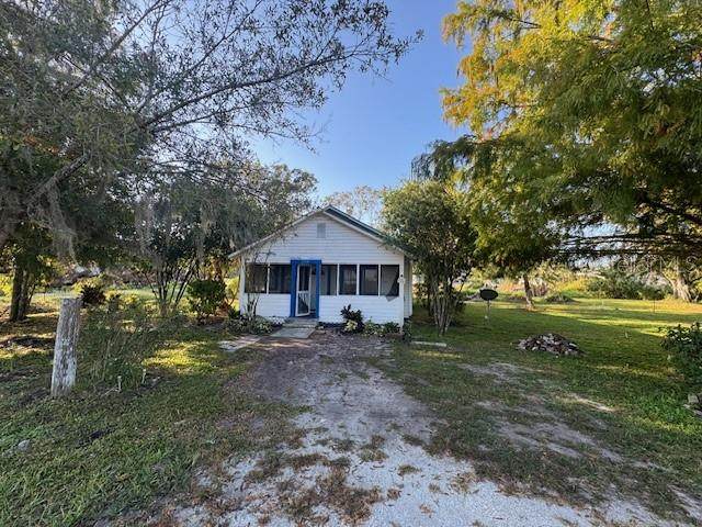 4415 & 4413 Welles Avenue - Photo 1