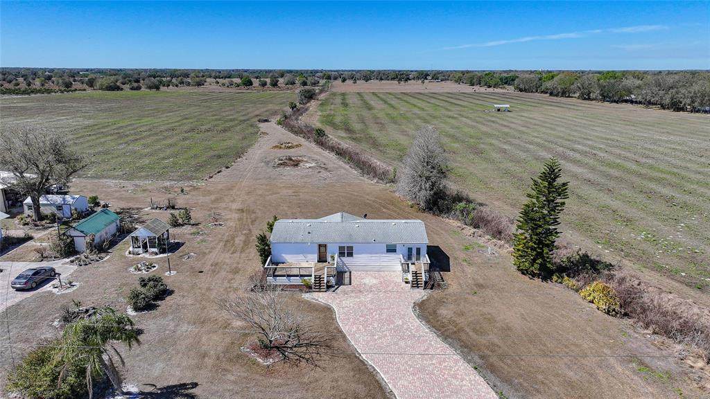 2431 Sw Brewer Avenue - Photo 1