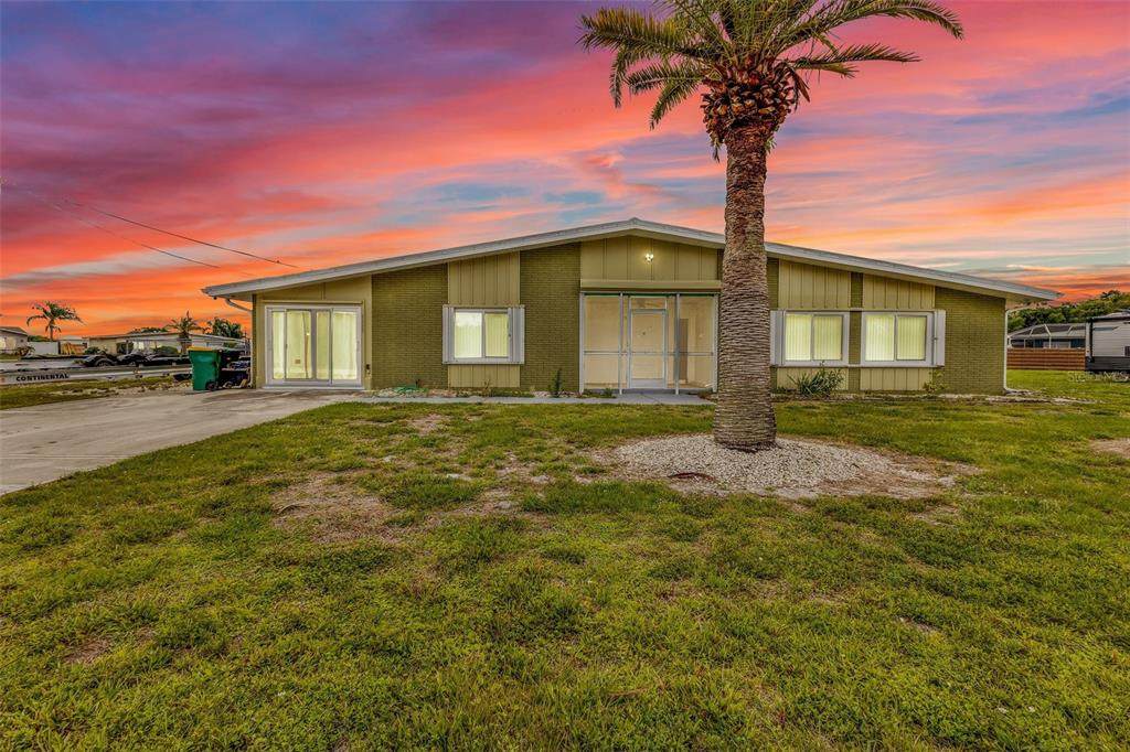 5527 Fairway Drive - Photo 1