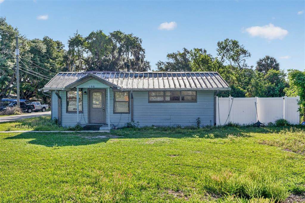 108 Earl Avenue - Photo 1