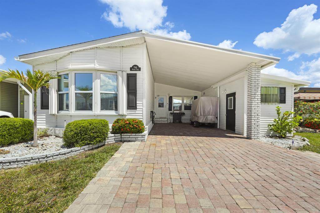 2100 Kings Highway - Photo 1