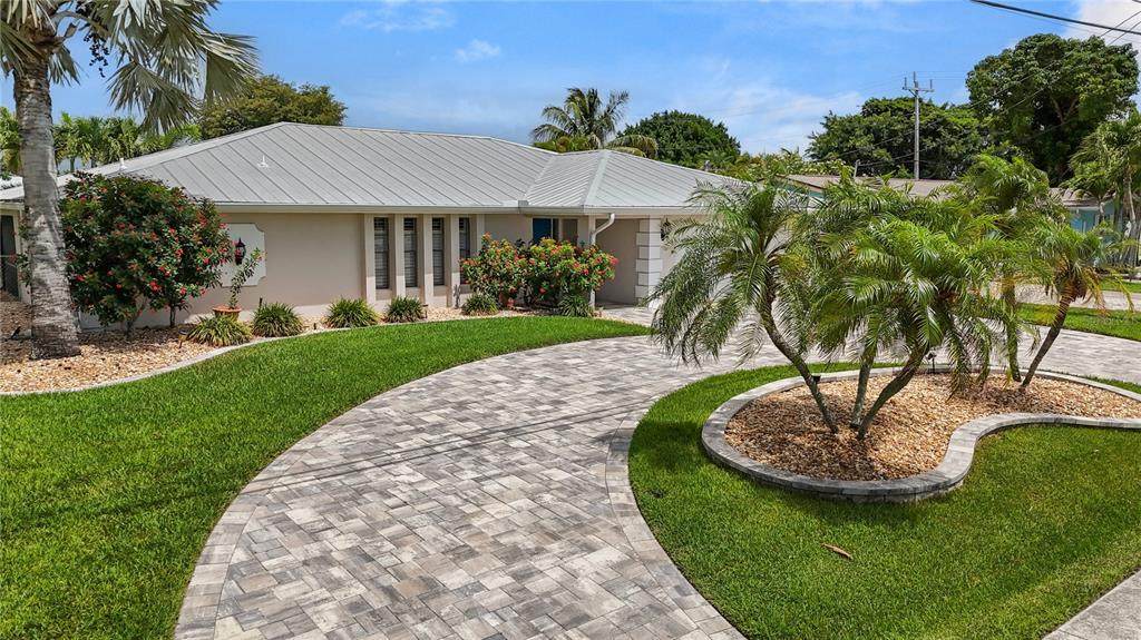 5215 Pelican Boulevard - Photo 1
