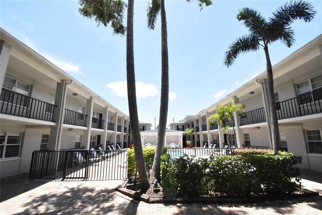 5221 Bayshore Boulevard - Photo 1