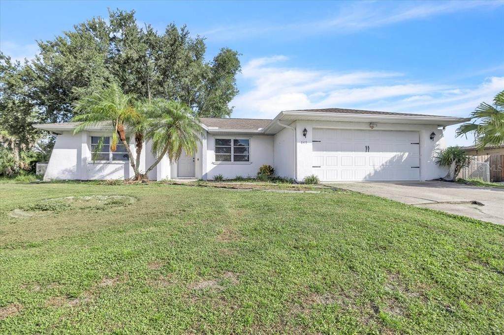 849 Dobell Terrace - Photo 1