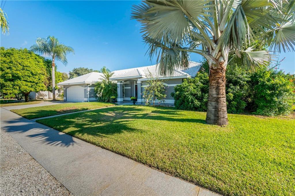 341 Gladstone Boulevard - Photo 1